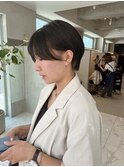 大人ショート/耳かけチラ見せインナーカラー/ゴールドベージュ