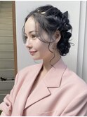 アップスタイルで小顔に魅せるお呼ばれキラキラヘア♪