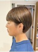 キャラメルベージュ
