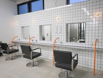 キオクエコ(KIOX eko)の写真/ハイトーンやデザインカラーで有名なKIOXからついに待望の2号店登場！ブリーチ＝ダメージという概念を覆す!