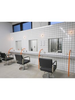 ハイトーンやデザインカラーで有名なKIOXからついに待望の2号店登場！ブリーチ＝ダメージという概念を覆す!