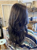 透け感のある暗髪カラー×ロングレイヤー