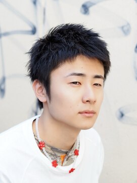 サン(3) スパイキーショート　短髪　黒髪　刈り上げなし