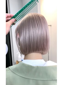 テラ 仙台(Tera) ホワイトグレージュ シルバー ペールカラー