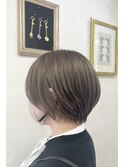 ペールベージュ×ショートボブ/lamp 清水