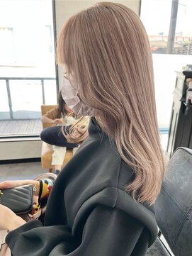 大人シアーベージュミニウルフボブミディアムレイヤー