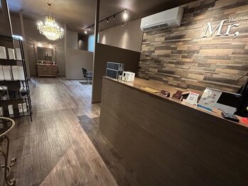 ミスター(Mr,)の写真/ヴィンテージ×グラマラスな空間で贅沢な時間に☆広々とした店内で、心からくつろげる上質なひとときを。