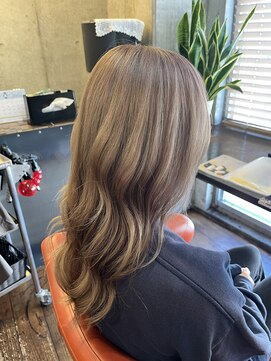 ビルズノア バイ ヤスオカ(BUILDS NOAH BY YASUOKA) ハイトーン/ブリーチ/ミルクティーベージュ/髪質改善カラー