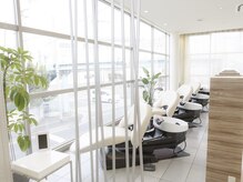 ヘアメイクアン(Hair Make Une)の雰囲気（高級フルフラットシャンプー台「YUME」完備◎）