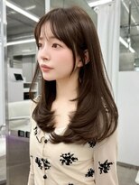 アイヴィ 表参道(IVY)&nbsp;ミディアムレイヤーハッシュカット前髪カットオリーブベージュ