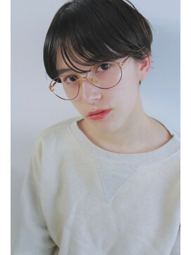 ナヌーク シブヤ(nanuk shibuya) 前髪パーマがポイント。ハンサムマッシュショート。