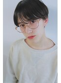前髪パーマがポイント。ハンサムマッシュショート。