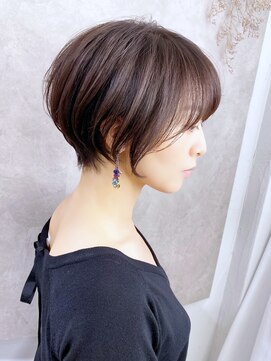 アヴァロン(AVALON) 丸みショート×イルミナ 【ベージュブラウン】