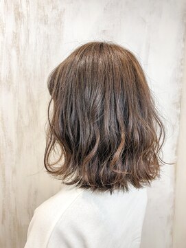 アンフィシュピトロワ(AnFye spi tlow) ［AnFye］外ハネボブヘアスタイル