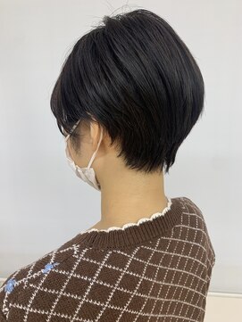 クオリス 上板橋店(QUALIS) 20代30代人気★ショートヘア/耳掛け丸みショート