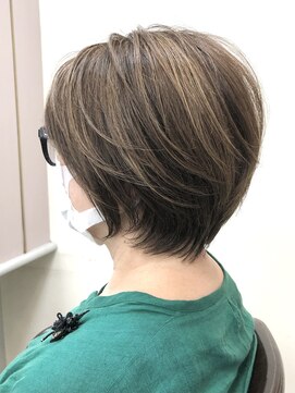 テルミークリニカルデザイン 北千里 かっこいい30代40代50代似合わせひし形ショートボブ