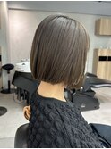 切りっぱなしボブ_タイトストレート_ミントベージュ