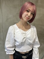 イル(ill)&nbsp;ピンクカラー ハイトーン ボブ 大須