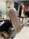 ホワイトグレージュ