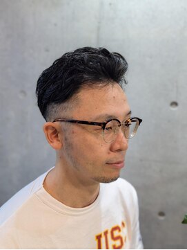 バーバーバー ナカノ(BARBER BAR NAKANO) 40代メンズ「癖毛を活かす」ラルフカール風