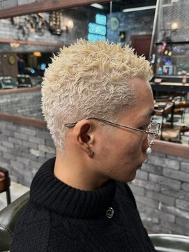 スリーセント 栄(3/cent) イージードリル/パンク/刈り上げショート/ホワイトブロンド