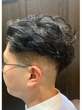 ミリオンバックス 神田店(Million Bucks) スパイキーショート/スペインカール<理容室>[メンズ/床屋/神田]