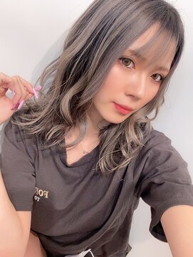 エル(L by truecreation) ブリーチ/春日部/ダブルカラー/学割U24/顔周り/ハイトーン/韓国