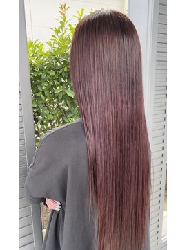 クリック 辰巳店(CLiC) 深みのある暖色カラーで、肌まで美しく魅せる。