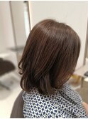 ミディアムレイヤーカットスタイル
