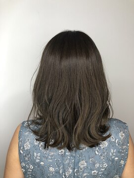 ジーナ 銀座中央通り(Zina) 【Zina　銀座中央通り】イメチェン耳かけ×フォギーベージュ