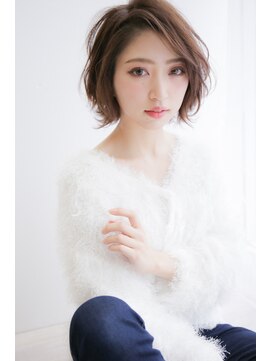 ローレン(Loren) しっかりナチュウェーブのボブレイヤー