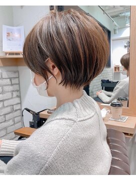 アヴァロン(AVALON) 絶壁解消×くびれ×30代40代50代×前髪長め大人ショートボブ永