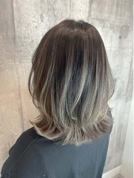 ビスポーク(BESPOKE) 20代30代40代大人かっこいいバレイヤージュ外ハネボブ