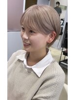 ユーフォリア 新宿店(Euphoria) ホワイトピンクベージュ