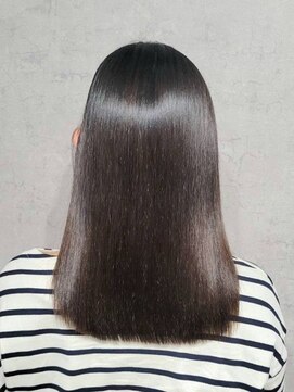 スリー(THREE) 髪質改善トリートメント  縮毛矯正　髪質改善ストレート　酸性