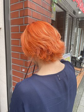 グリッツ (GLITZ) ペールオレンジ×ウルフカット