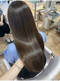 オリーブベージュ