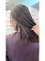 ウル(ulu)&nbsp;ハイライト　白髪ぼかし　ケアブリーチ　ホワイトベージュ