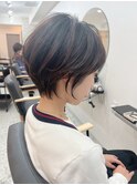 耳掛けふんわりショートスタイル　首元スッキリショート