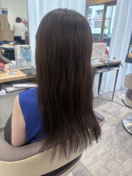 ウイ バイ ファースト 北四番丁店(u'i by first) ナチュラルストレート 赤みのないミルキーブラウン