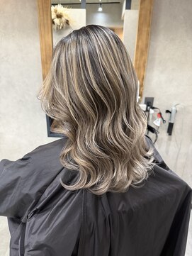 サニー 渋谷(SUNNY) バレイヤージュ、ハイライト、レイヤーロング、グレーベージュ