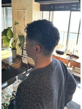 ルーンバイアンツ 茅ヶ崎北口店(Lune. by ANT'S) 20.30.40代メンズローフェード　ルーズフェード　眉カット