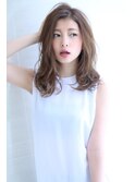 かきあげ大人女子のミディアムヘア