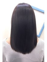 フィットンチッド 【さら艶】ミディアムストレート縮毛矯正+カット★立体デザイン