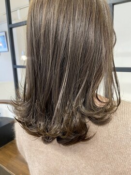 インビテーション(invitation) オリーブベージュ・オリーブカラー・メディアムレイヤー