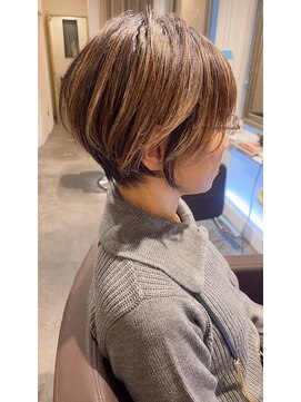 ボニークチュールドットエス(.S) 白髪ぼかしハイライト#白髪ぼかし#ショートボブ40代髪型
