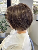 ユーリ(JUURI)&nbsp;春ベージュのハイライトカラー