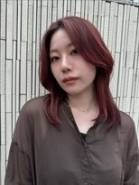 メイカ(MEIKA)&nbsp;”くびれヘア×チェリーレッドカラー” なかもと はな
