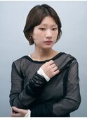 前髪なしモード感のあるショートボブ