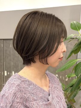 ディフィー 梅田(Defi) 白髪ぼかし/オリーブベージュ/ショートボブ/30代/40代/50代@岡